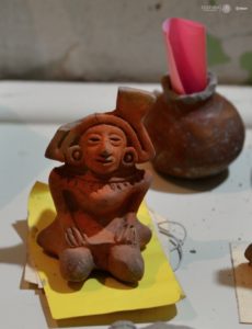 Esta figurilla mexica es uno de los sorprendentes objetos hallados en una antigua vecindad en el centro de la Ciudad de México. Foto: Melitón Tapia | INAH