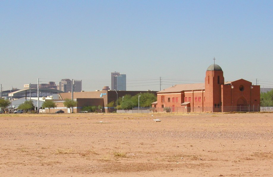 The former Sacred Heart Catholic temple was the only structure that was not demolished when the Golden Gate barrio disappeared. The Mexican-American neighborhood was razed to make room for the expansion of the Sky Harbor International Airport and the Sky Harbor Center. The empty building was added to the Historic Property Register in 2007. Photo by Eduardo Barraza | Barriozona Magazine © 2004