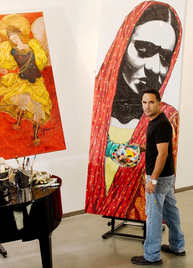 El artista mexicano Gennaro García en su estudio.