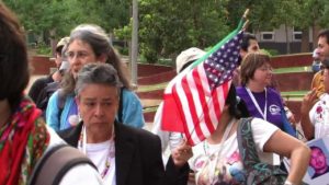 Familiares de personas desaparecidas en México llegaron al centro de Phoenix, Arizona para llevar a cabo una manifestación. La caravana es encabezada por Javier Sicilia. Foto: Eduardo Barraza © 2012