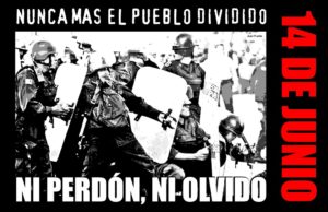 La represión de la policía en contra del movimiento magisterial en Oaxaca fue utilizada como propaganda en contra del gobierno de Ulises Ruiz, como lo muestra este póster popular.