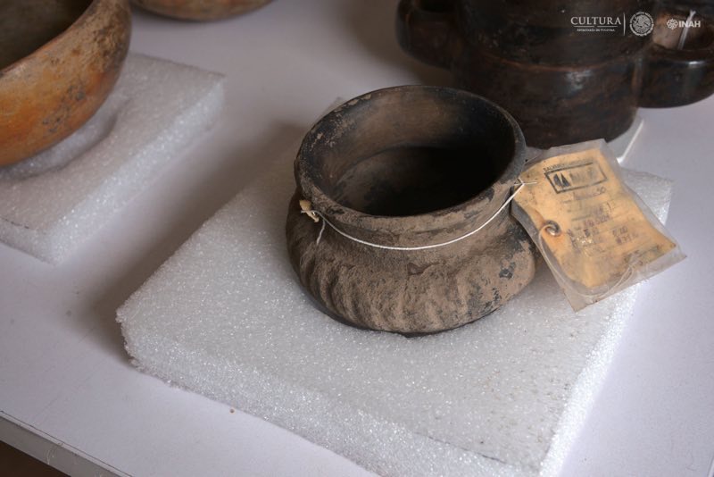 el salvamento arqueológico actual, se encontró cerámica del tipo Lagos Anaranjado Impreso, que corresponde a vasijas salineras y tinas recubiertas de estuco. Foto: Melitón Tapia | INAH