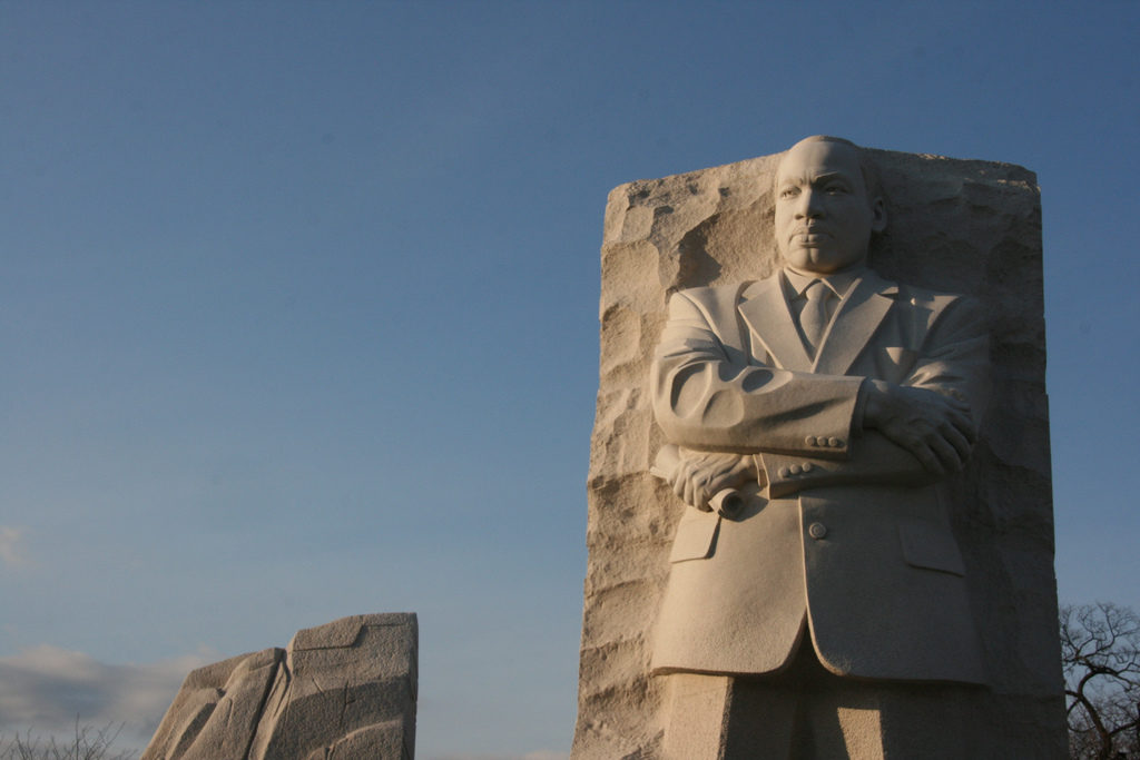 El monumento conmemorativo a Martin Luther King, Jr., se encuentra en Washington, D.C., Estados Unidos. Photo: alvesfamily on Visualhunt / CC BY