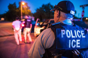 Una redada de cuatro días de duración en el norte de Texas y Oklahoma terminó con el arresto de 75 personas. Foto: ICE