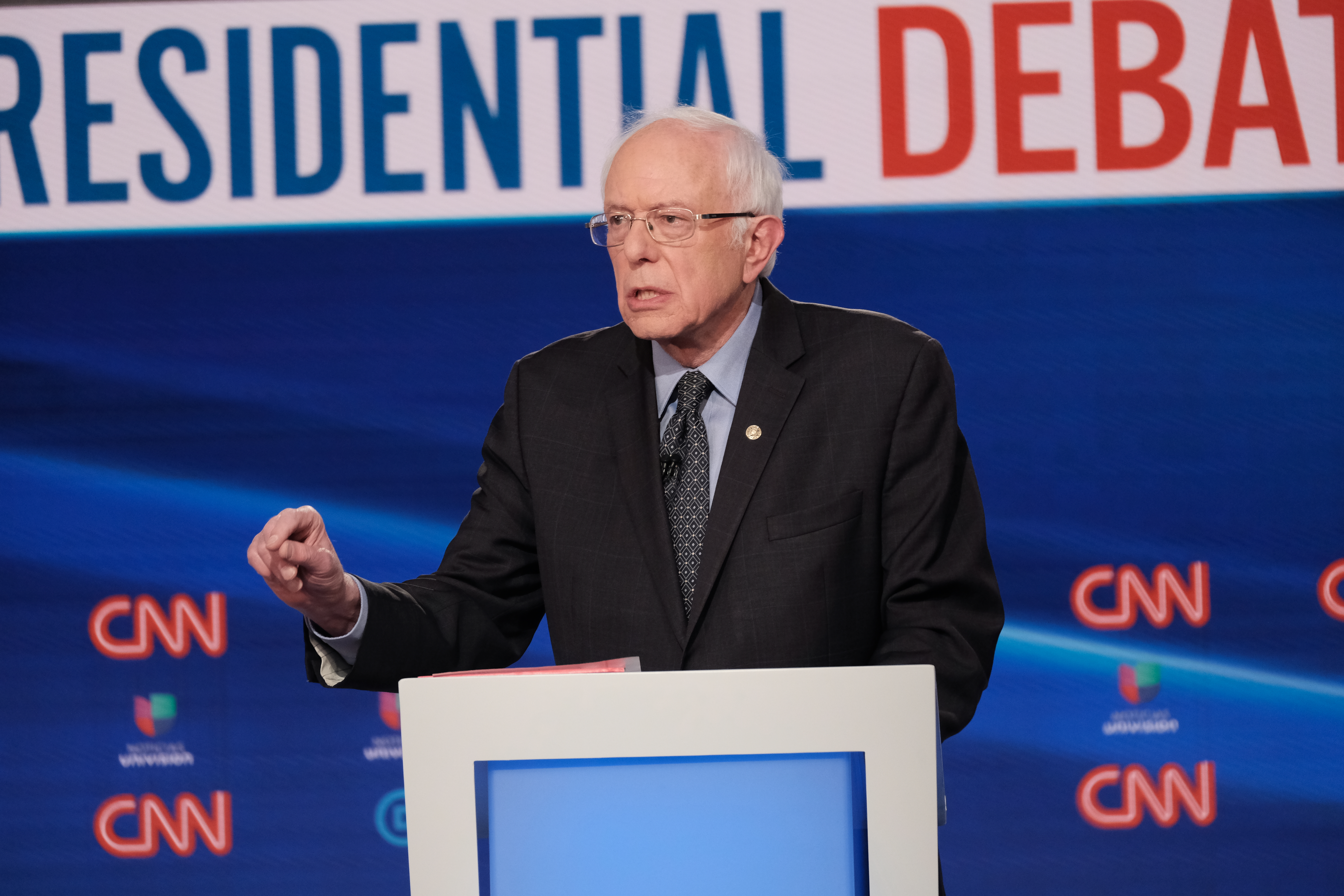 El senador del estado de Vermont Bernie Sanders participa en el debate demócrata en Washington, D.C. el domingo 15 de marzo. Foto: CNN