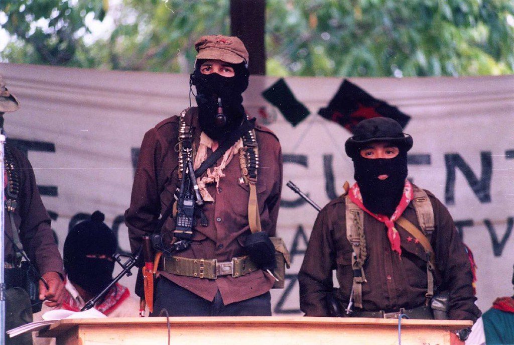 Subcomandante Marcos y Comandante Tacho en La Realidad, Chiapas, 1999. Foto: César Bojórquez | Flickr