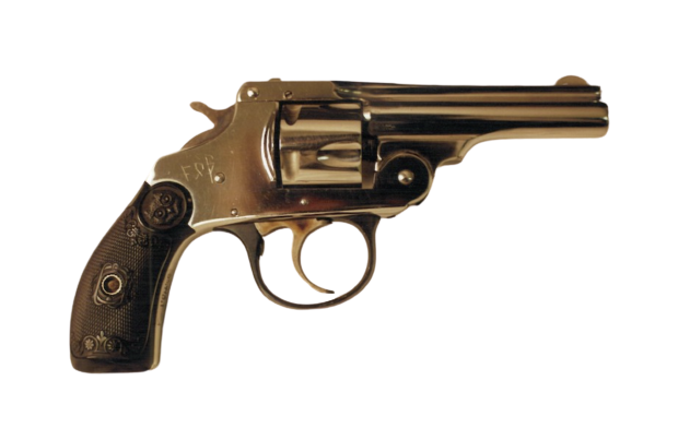 El revólver niquelado Iver-Johnson calibre .32 utilizado por León Czolgosz cometer el magnicidio. Foto: Museo de Historia de Buffalo
