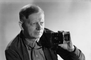 El cineasta danés Carl Dreyer no hizo muchas películas en su vida, pero su carrera se extendió desde la era del cine mudo hasta la década de 1960. Entre sus películas destaca La pasión de Juana de Arco (1928).