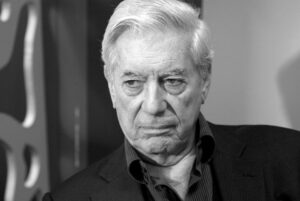 El famoso escritor Mario Vargas Llosa en 2011, durante su participación en la Feria del Libro de Götebor, en Suecia. Foto: Arild Vågen | Creative Commons