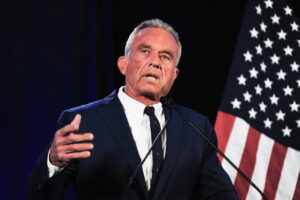 Independent Presidential candidate Robert F. Kennedy Jr. announces his withdrawal from the presidential race and his endorsement of former President Donald Trump during a press conference in Phoenix, Arizona, on August 23rd, 2024. RFK Jr.’s decision follows difficulties in appearing on election ballots for the 2024 United States presidential election. Photo: Eduardo Barraza | Barriozona Magazine ©2024