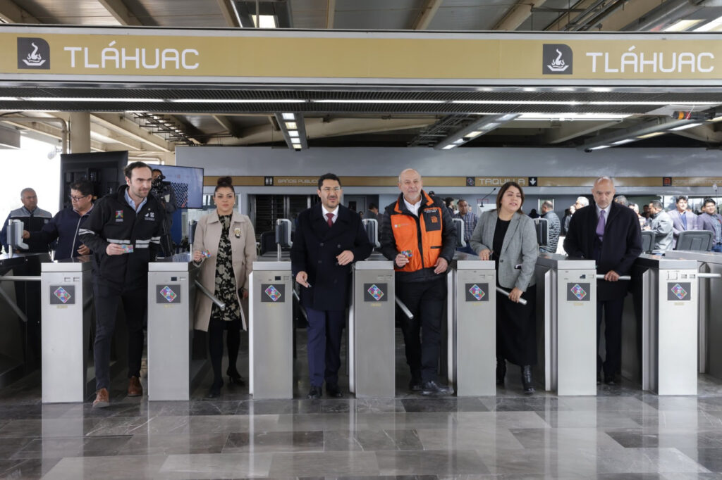 El Jefe de Gobierno de la Ciudad de México, Martí Batres Guadarrama, encabezó la ceremonia de reapertura de la segunda etapa del tramo elevado de la Línea 12 del Sistema de Transporte Colectivo (STC) Metro.